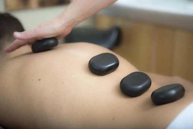 Which is better hot stone massage or deep tissue?