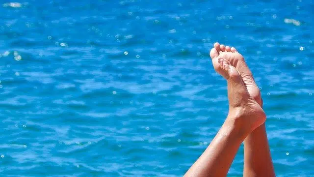 pedicure at home cover