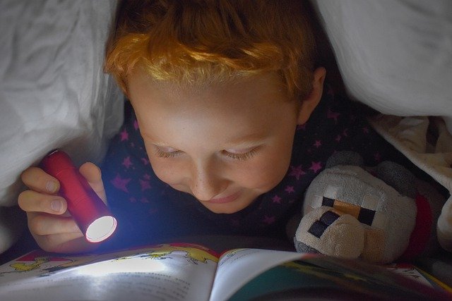 Getting kids to read with you for long