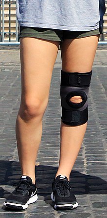 Knee brace for osteoarthritis