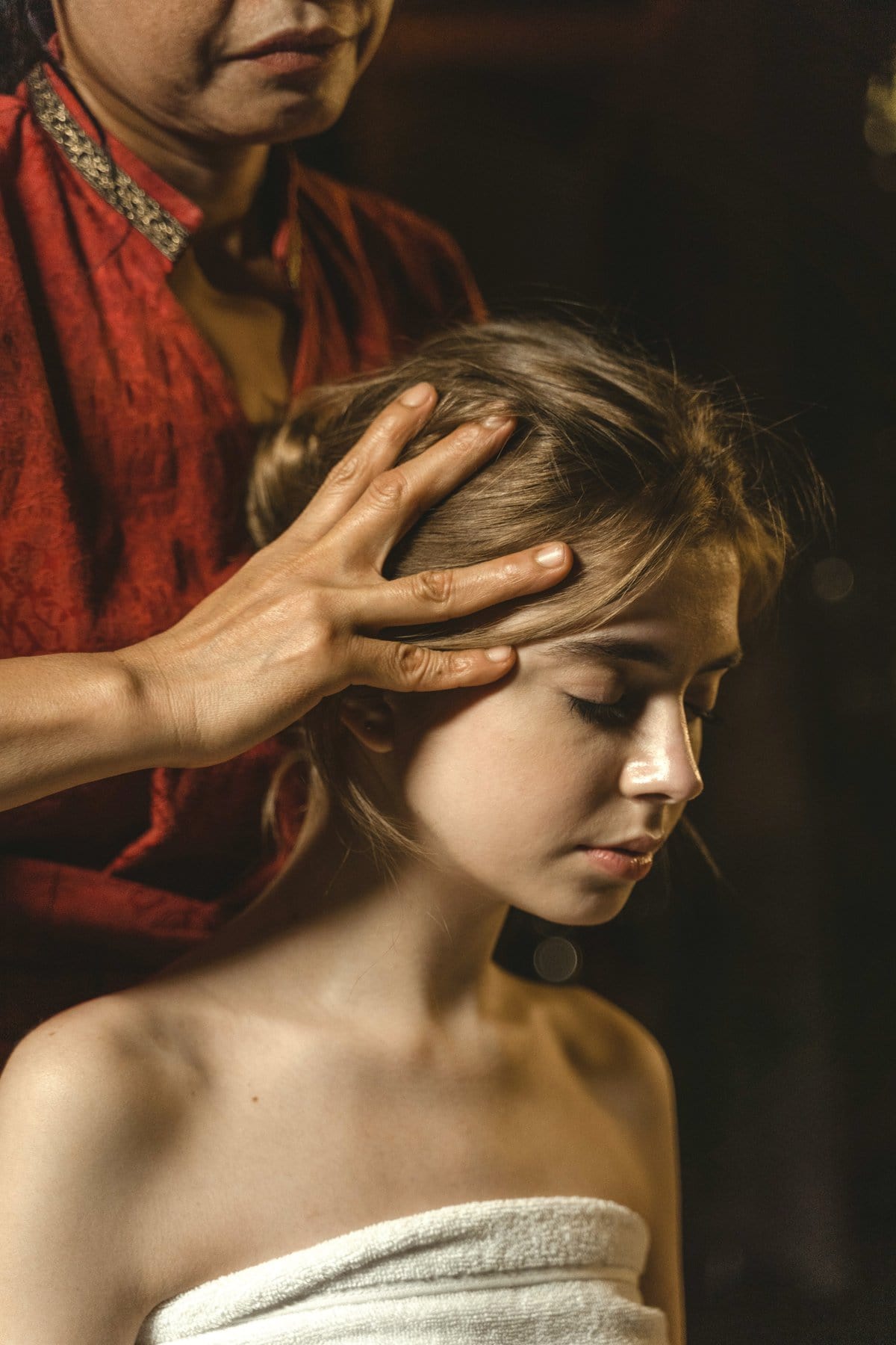 women receiving scalp massage